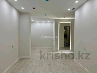 Офисы, магазины и бутики, образование, кабинеты и рабочие места · 27.5 м² за 200 000 〒 в Актау, 17-й мкр