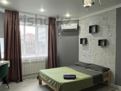 1-бөлмелі пәтер · 55 м² · 1/5 қабат, Алтын орда ш/а., Мустафы Шокая 48в, бағасы: 10 000 ₸ в Актобе, мкр. Алтын орда
