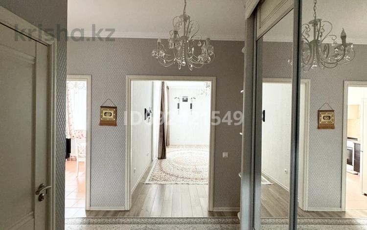3-комнатная квартира, 80 м², 3/10 этаж, Кенесары хана за 56 млн 〒 в Алматы, Наурызбайский р-н — фото 2