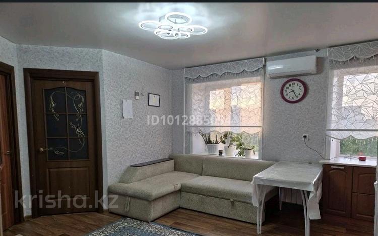 3-комнатная квартира · 52 м² · 4/5 этаж, 3 микрорайон 21 — Центр за 11 млн ₸ в Лисаковске — фото 2