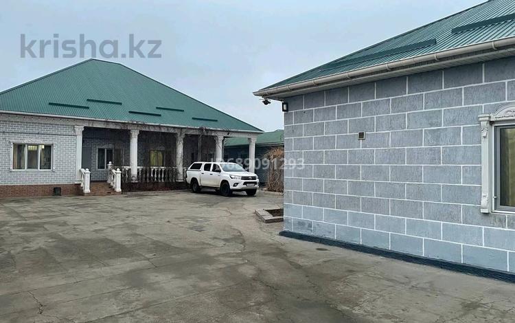 Отдельный дом · 2 комнаты · 100 м², Коркыт-аты 124 — Новый базар за 250 000 〒 в  — фото 35