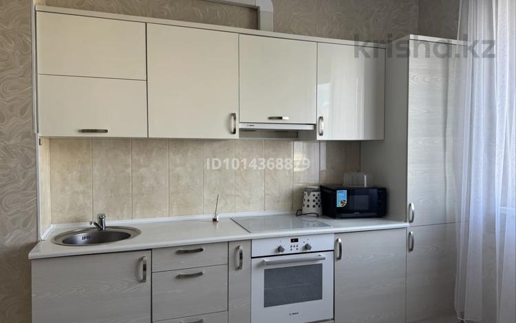 1-комнатная квартира · 37 м² · 8/16 этаж, Мангилик Ел 17 за 250 000 ₸ в Астане, Есильский р-н — фото 2