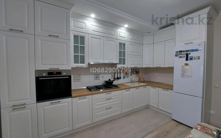 2-бөлмелі пәтер · 66 м² · 9/10 қабат, мкр Нурсая, Таумуш Жумагалиев 15, бағасы: 35 млн ₸ в Атырау — фото 2