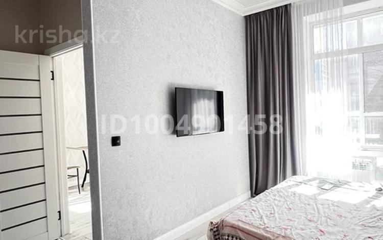 1-комнатная квартира · 38 м² · 8/10 этаж, Туран 40/1 за 300 000 ₸ в Астане, Есильский р-н — фото 2