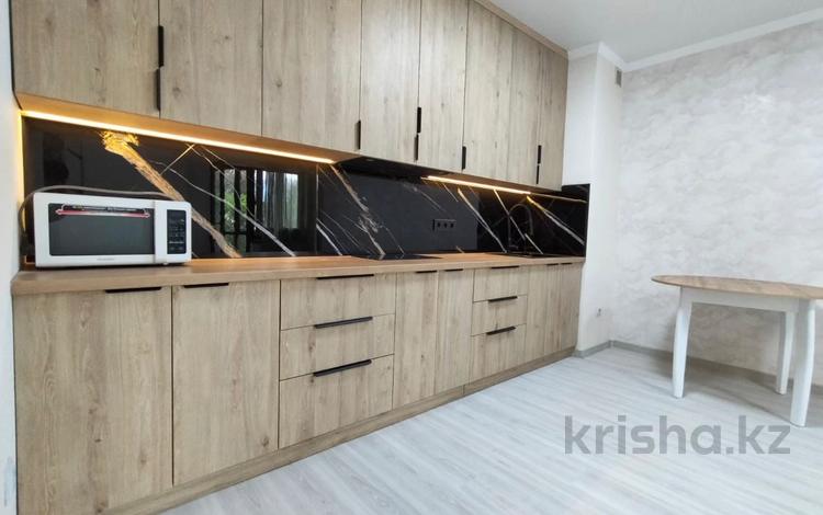 2-комнатная квартира · 40 м² · 3/10 этаж, Тянь-Шанская — ЦПКиО за 42 млн ₸ в Алматы, Медеуский р-н — фото 2