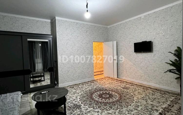 1-комнатная квартира · 50 м² · 1/5 этаж, 3-й мкр за 140 000 〒 в Актау — фото 2