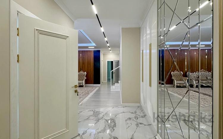 5-бөлмелі пәтер · 220 м² · 12/12 қабат, Кунаева 79, бағасы: 900 000 〒 в Шымкенте — фото 2