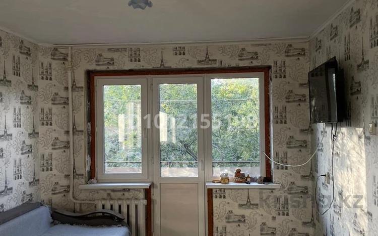 1-комнатная квартира · 31 м² · 3/5 этаж, Майкудук, 13й микрорайон 5 за 8 млн ₸ в Караганде, Алихана Бокейханова р-н — фото 2