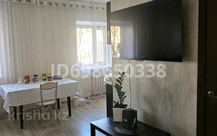 3-комнатная квартира · 60 м² · 1/3 этаж, Республики 183 — Панфилова-Республики за 11 млн 〒 в Темиртау — фото 2