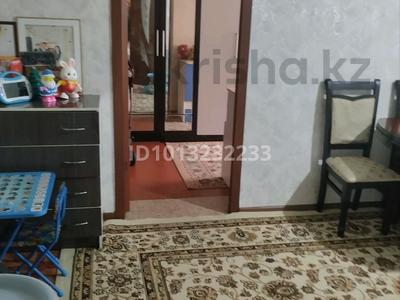 2-бөлмелі пәтер · 48 м² · 4/5 қабат, Самал ш/а. 8, бағасы: 12 млн ₸ в Таразе, мкр Самал