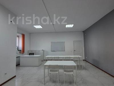 Свободное назначение, офисы, магазины и бутики, склады, салоны красоты, образование, развлечения, конференц-залы, кабинеты и рабочие места, студии · 200 м² за 900 000 〒 в Актобе, мкр. Алтын орда