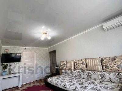 3-бөлмелі пәтер, 65 м², 5/5 қабат, 9 мкр 53, бағасы: 15.5 млн 〒 в Таразе