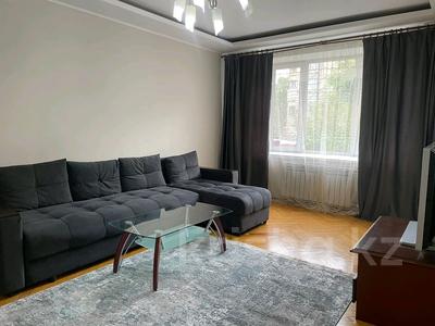 3-комнатная квартира, 90 м², 2/5 этаж помесячно, Наурызбай батыра 122 за 420 000 〒 в Алматы, Медеуский р-н