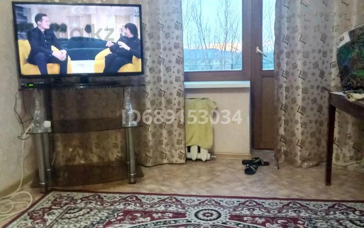 1-бөлмелі пәтер · 32 м² · 6/9 қабат, Курмангазы 173 — Центр МагУрал,Дом быта Школьник КазИТу, бағасы: 12.6 млн ₸ в Уральске, мкр Школьник — фото 2