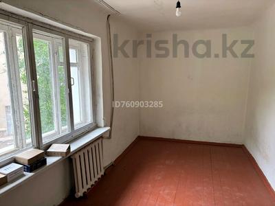 2-бөлмелі пәтер · 44 м² · 2/4 қабат, Ауезова 1, бағасы: 2.8 млн ₸ в Каратау