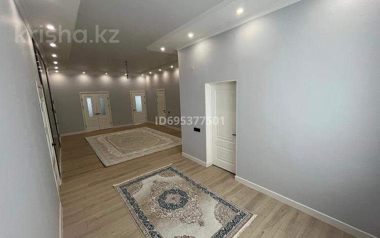 Отдельный дом · 6 комнат · 220 м² · 8 сот., Әбіш Кекілбаев 35 за 30 млн 〒 в Кульсары — фото 2