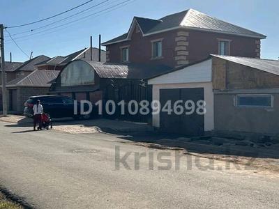Отдельный дом · 7 комнат · 300 м² · 10 сот., мкр Уркер, Малайсары 61 — 33 школы за 85 млн ₸ в Астане, Нура р-н