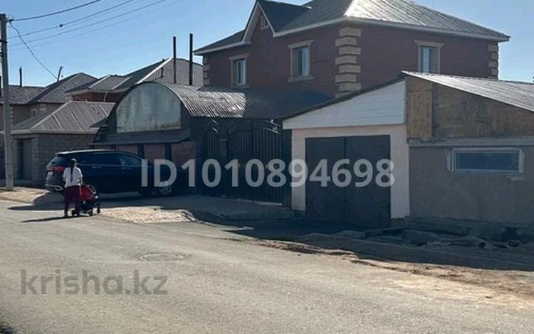 Отдельный дом · 7 комнат · 300 м² · 10 сот., мкр Уркер, Малайсары 61 — 33 школы за 85 млн ₸ в Астане, Нура р-н — фото 2