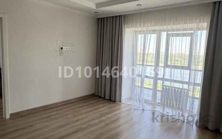 3-комнатная квартира · 70 м² · 8/10 этаж, Мкр. 15 22Б — 1000 мелочей, за магазином Ардагер, ближе к Иртышу за 250 000 ₸ в Семее — фото 2