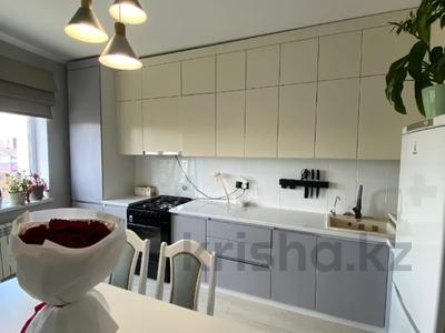 2-бөлмелі пәтер · 70.8 м² · 8/9 қабат, Алтын орда ш/а. 11д, бағасы: 28.5 млн ₸ в Актобе, мкр. Алтын орда