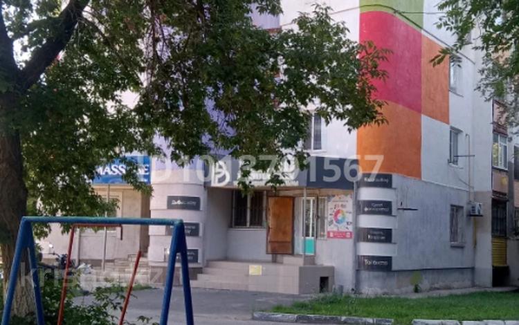 3-бөлмелі пәтер · 65 м² · 12/12 қабат, Абая 216 — Остановка 8 школа, бағасы: 17.5 млн ₸ в Уральске — фото 2