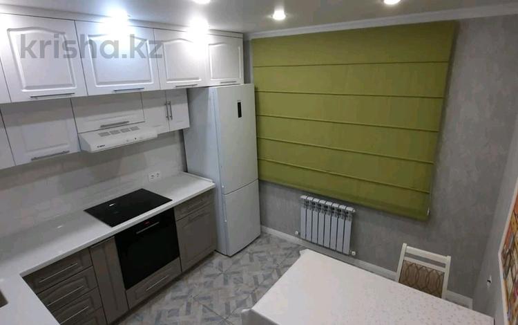 2-комнатная квартира · 60 м² · 4/9 этаж, Нажимеденова 16 за 250 000 ₸ в Астане — фото 2