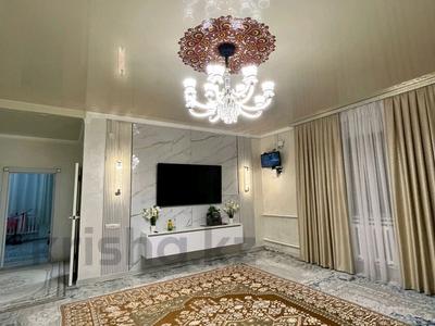 Отдельный дом · 4 комнаты · 180 м² · 10 сот., Ақсу 34 — Рахат 2-12-34 Үй за 30 млн 〒 в Жанаозен