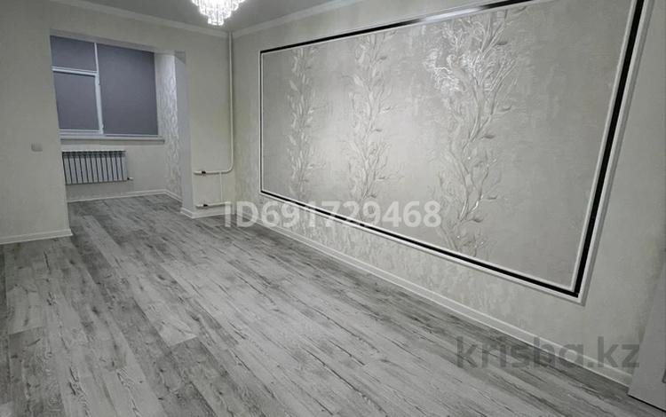 2-комнатная квартира, 56 м², 3/5 этаж, 20а мкр 17 — Рядом Отырар Сити ЖК Томирис