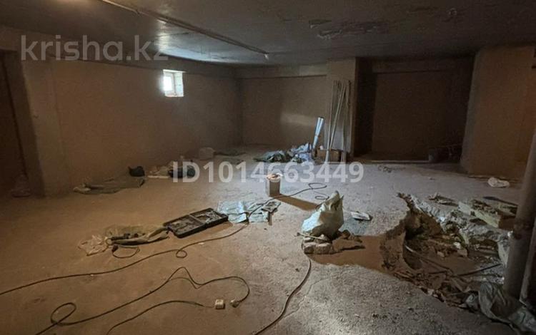 Свободное назначение · 136 м² за 300 000 ₸ в Астане, Сарайшык р-н — фото 2