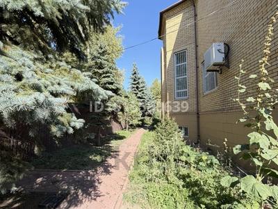 Жеке үй · 7 бөлме · 360 м² · 10 жүзд., Токпанова — Угол Токпанова за магазином Мечта по ул. Амман, бағасы: 2 млн ₸ в Астане, Алматы р-н
