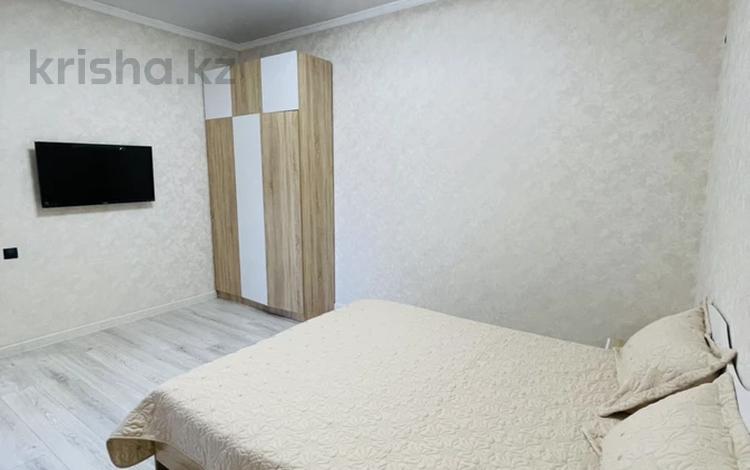 2-комнатная квартира · 45 м² · 8/17 этаж, мкр Юго-Восток, Букетова 3/2 — Момышулы Ашимова Global city за 2 000 ₸ в Караганде, Казыбек би р-н — фото 2