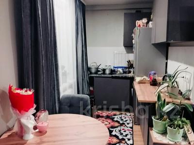 2-комнатная квартира · 45 м² · 5/5 этаж, Республики 5 — Мкрн &quot;Самал&quot;, напротив магазина &quot;Есиль&quot; за 24 млн 〒 в Астане, Сарыарка р-н