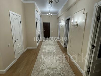 4-бөлмелі пәтер, 175 м², 2/9 қабат, 17-й мкр 27, бағасы: 80 млн 〒 в Актау, 17-й мкр