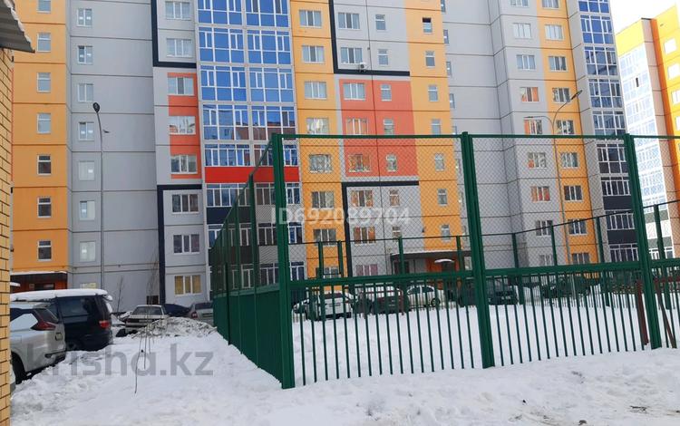 3-бөлмелі пәтер, 105 м², 4/9 қабат, Ружейникова 14, бағасы: 37 млн 〒 в Уральске — фото 2