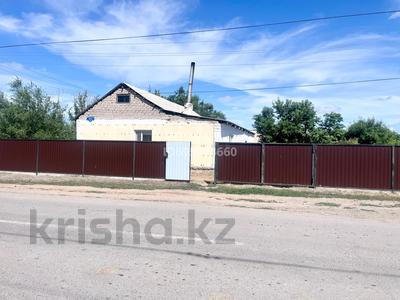 Продажа домов и дачи в Карагандинской обл.: Отдельный дом · 4 комнаты · 71 м² · 10 сот., Мынбаева за 10 млн 〒 Отдельный дом · 4 комнаты · 71 м² · 10 сот., Мынбаева за 10 млн 〒 в Киевке