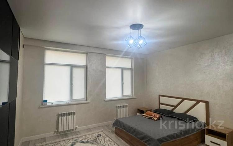 2-бөлмелі пәтер · 75 м² · 4/5 қабат, Самал ш/а., Мкрн Самал 15, бағасы: 28 млн ₸ в Атырау, мкр Самал — фото 2