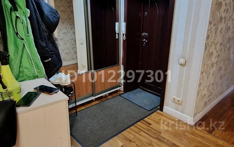 4-бөлмелі пәтер · 129 м² · 2/5 қабат, ул. Каныша Сатпаева 20А, бағасы: 150 млн ₸ в Алматы, Бостандыкский р-н — фото 2
