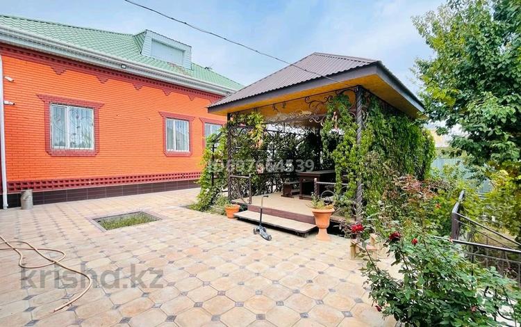 Отдельный дом · 10 комнат · 300 м² · 13 сот., Абдрахманова 14 — В центр за 99 млн 〒 в  — фото 2