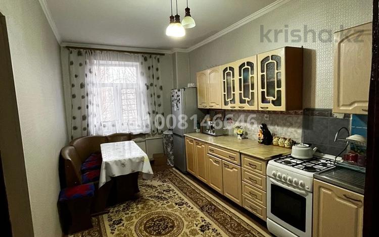 6-бөлмелі пәтер · 111 м² · 2/3 қабат, Гагарина 50 — Кентау Нұры, Дархан тойхана, бағасы: 25 млн 〒 — фото 2