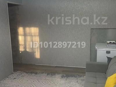 2-бөлмелі пәтер · 44 м² · 1/5 қабат, Майкудук, 18й микрорайон 22, бағасы: 12.2 млн ₸ в Караганде, Алихана Бокейханова р-н