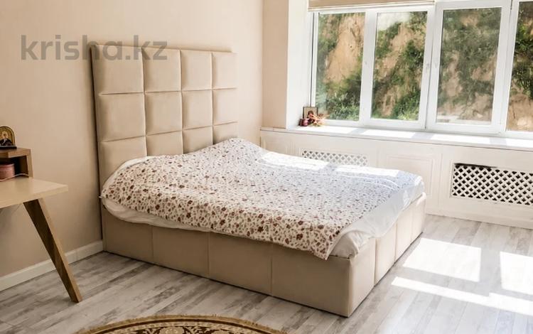 3-комнатная квартира · 90 м² · 1/4 этаж, Омарова 35/1 за 550 000 ₸ в Алматы, Медеуский р-н — фото 2