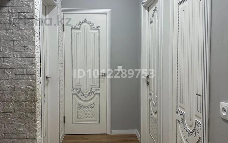 3-бөлмелі пәтер · 65.4 м² · 2/5 қабат, 11-й мкр 15, бағасы: 25 млн ₸ в Актау — фото 2