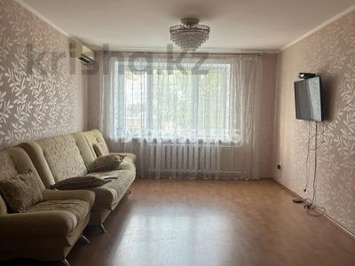 4-бөлмелі пәтер · 78 м² · 4/5 қабат, Абая 40, бағасы: 200 000 〒 в Уральске