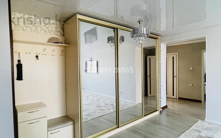 3-бөлмелі пәтер · 74 м² · 4/10 қабат, Казыбек би 32, бағасы: 44 млн ₸ в Усть-Каменогорске, Ульбинский — фото 2