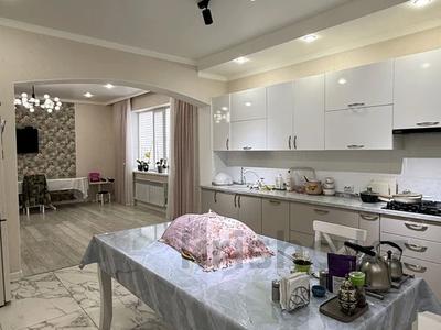 Жеке үй · 5 бөлме · 284 м² · 5 жүзд., Абдилова 19/2, бағасы: 65 млн ₸ в Уральске