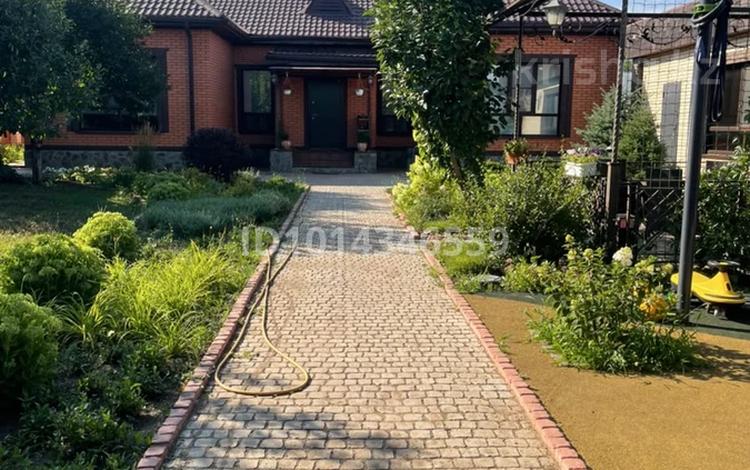 Жеке үй · 5 бөлме · 200 м² · 10 жүзд., Райымбек батыра 121, бағасы: 75 млн ₸ в Актобе, жилой массив Акжар-2 — фото 2