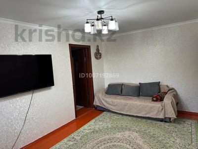 3-комнатная квартира · 60 м² · 1/2 этаж, Сырғақ батыр 13 дом 8 пәтер — Баяғы кожный болница арты за 11 млн 〒 в Туркестане