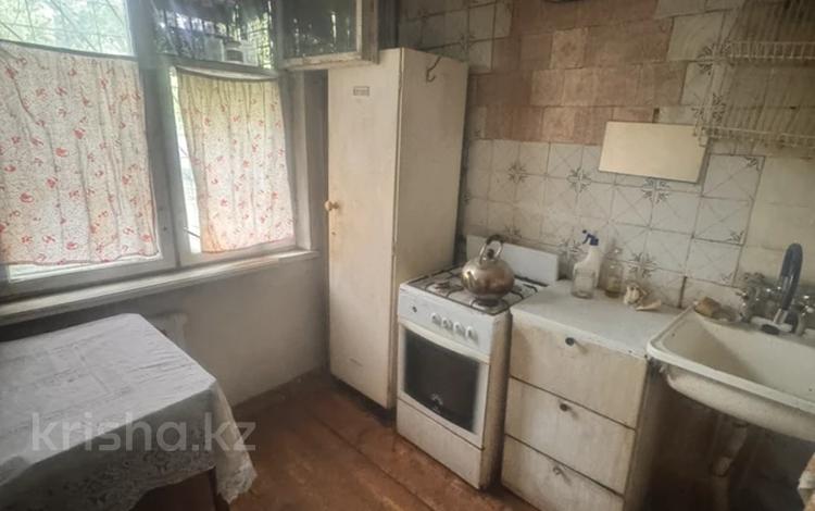 3-бөлмелі пәтер · 58 м² · 1/4 қабат, мкр №10 5, бағасы: 30.8 млн ₸ в Алматы, Ауэзовский р-н — фото 2