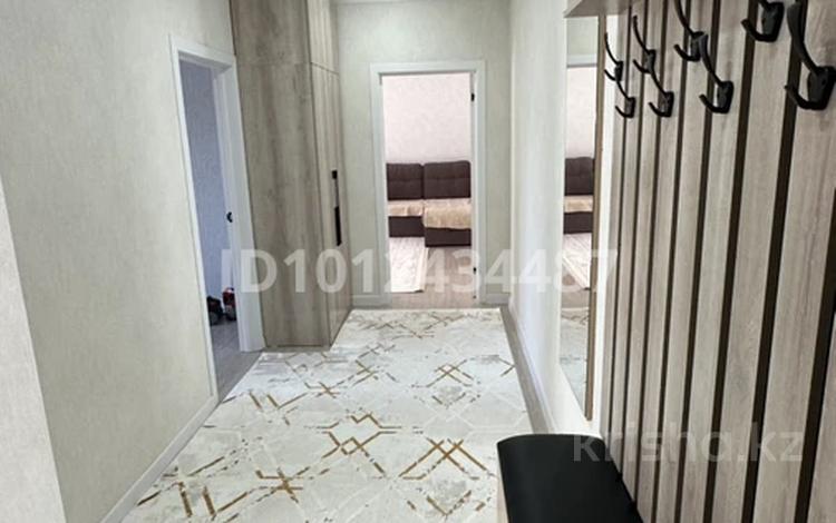 2-бөлмелі пәтер · 73.4 м² · 4 қабат, мкр Женис 33/3, бағасы: 250 000 ₸ в Уральске — фото 2