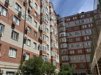 3-бөлмелі пәтер · 110 м² · 3/9 қабат, Нұрсая ш/а., Таумуш Жумагалиев 15, бағасы: 45.9 млн ₸ в Атырау, мкр Нурсая